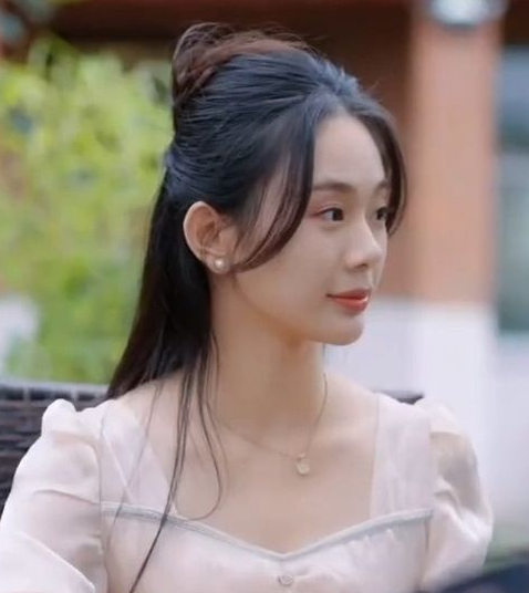 假千金抱上豪门老公大腿 第08集